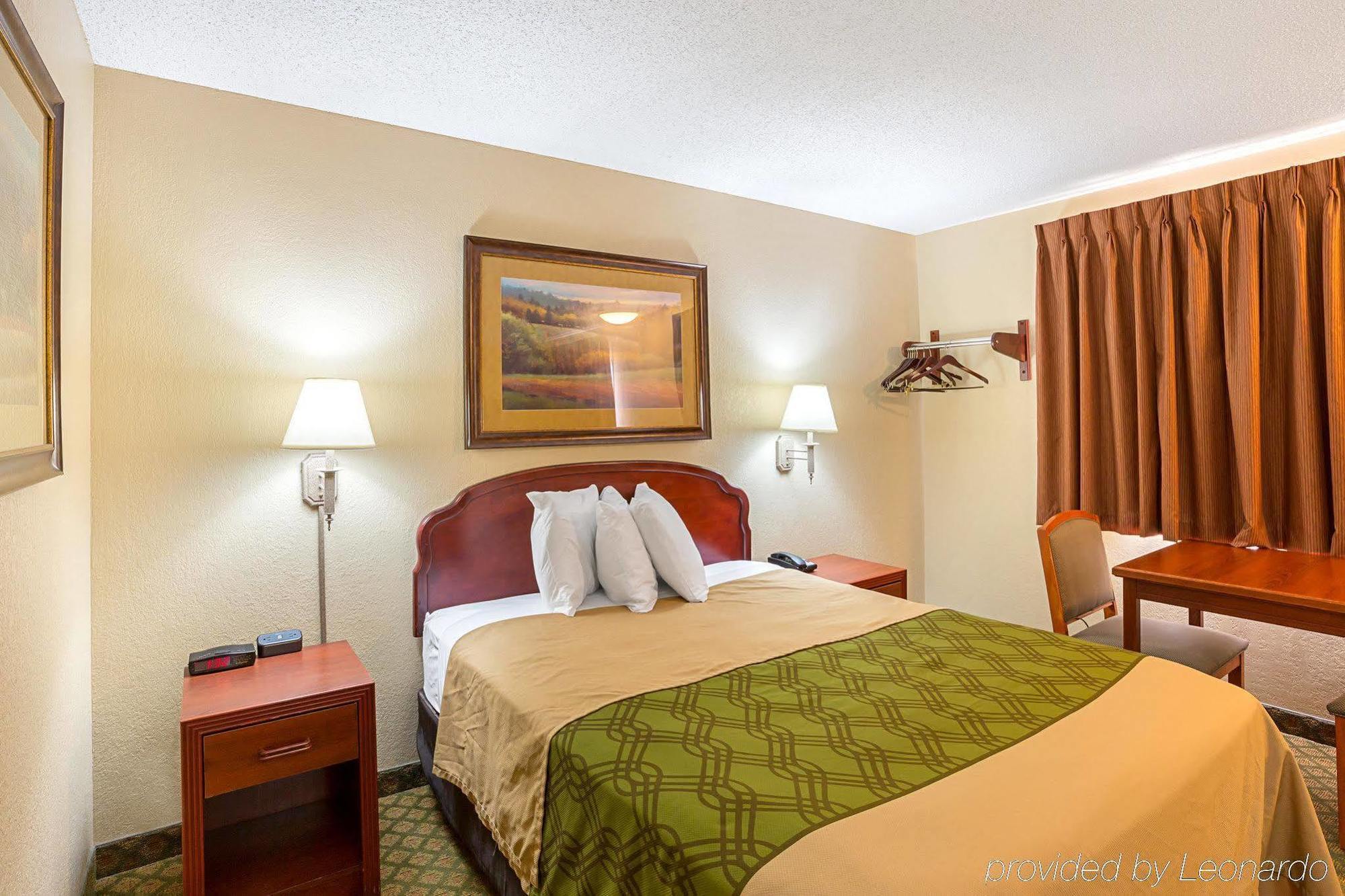 Rodeway Inn & Suites Карні Екстер'єр фото